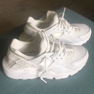 Nike Air Hurache women’s size 9